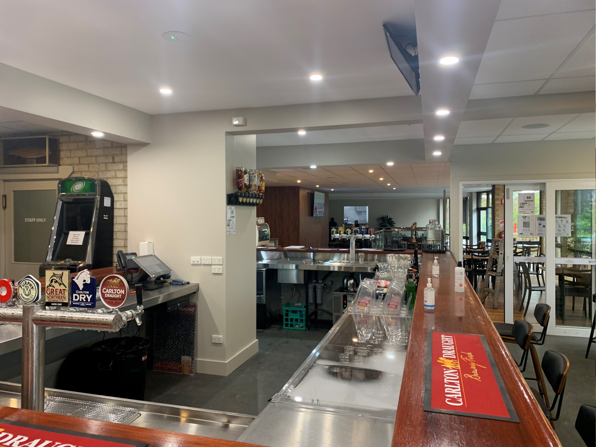 Snobs Creek Holiday Park Bar 02 Snobs Creek Holiday Park Bar 02