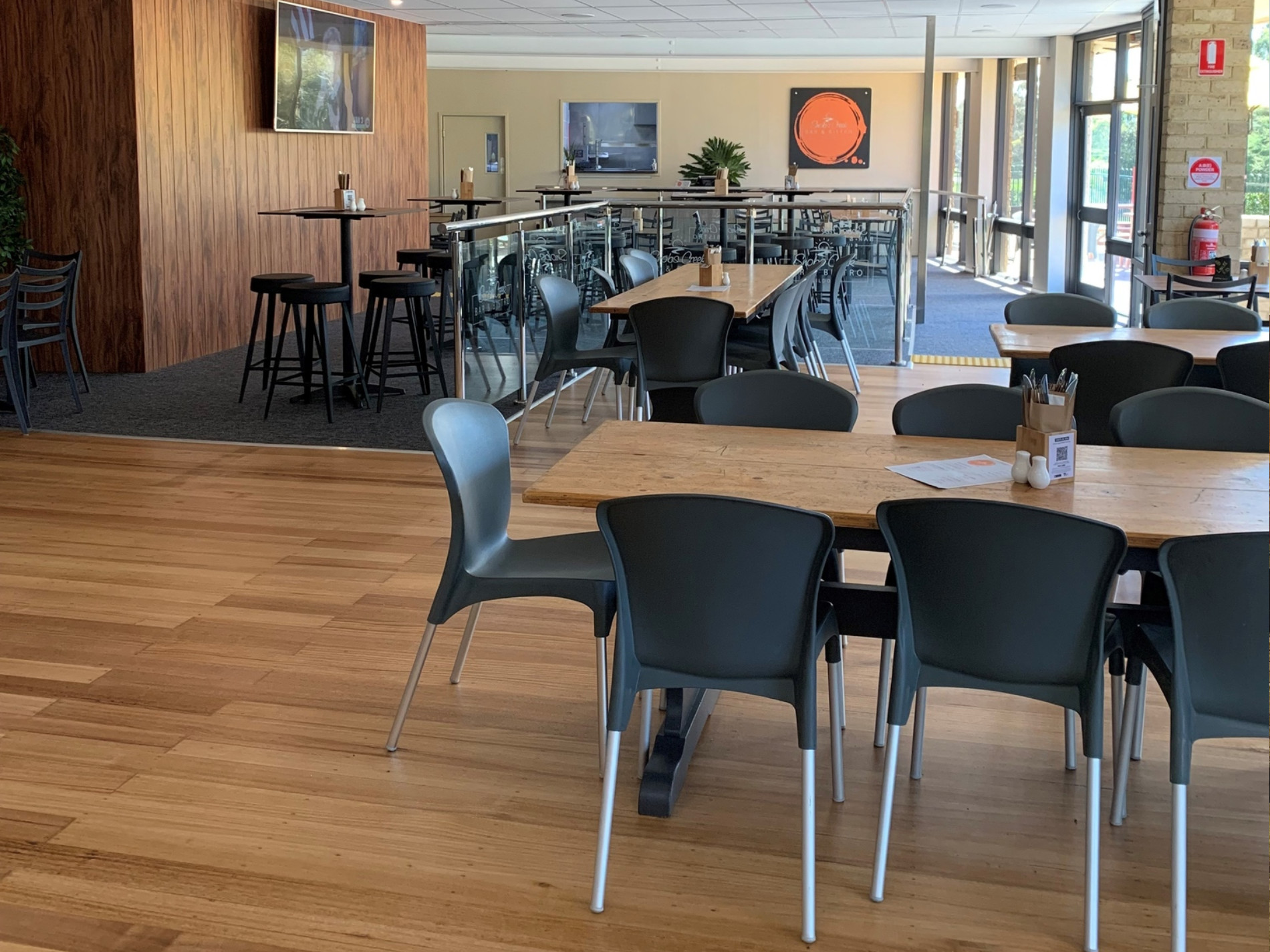 Snobs Creek Holiday Park Bar 04 Snobs Creek Holiday Park Bar 04
